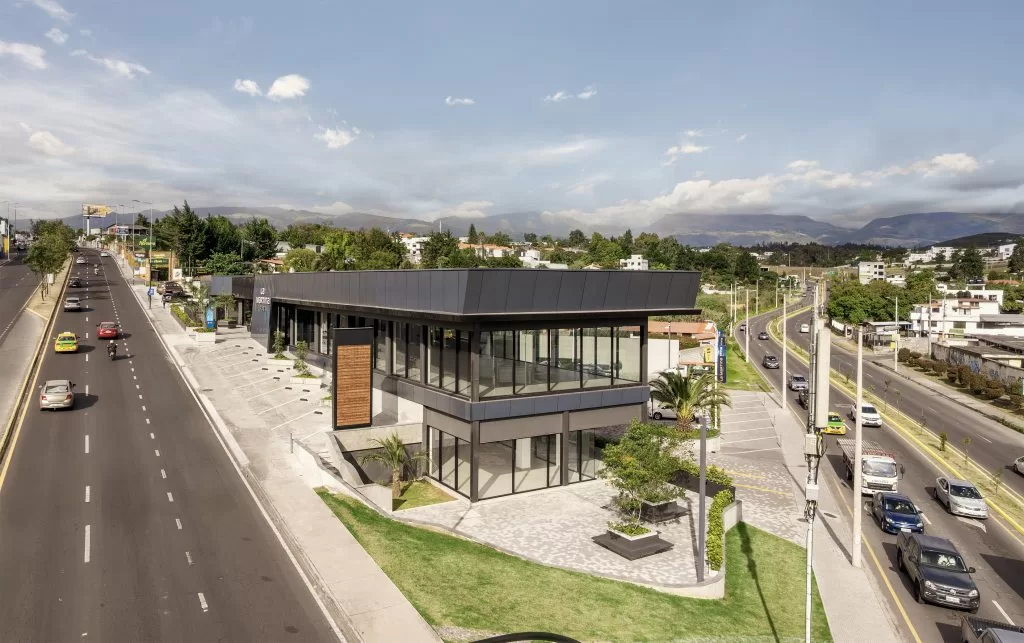 la martina plaza tumbaco miranda arquitectura 1