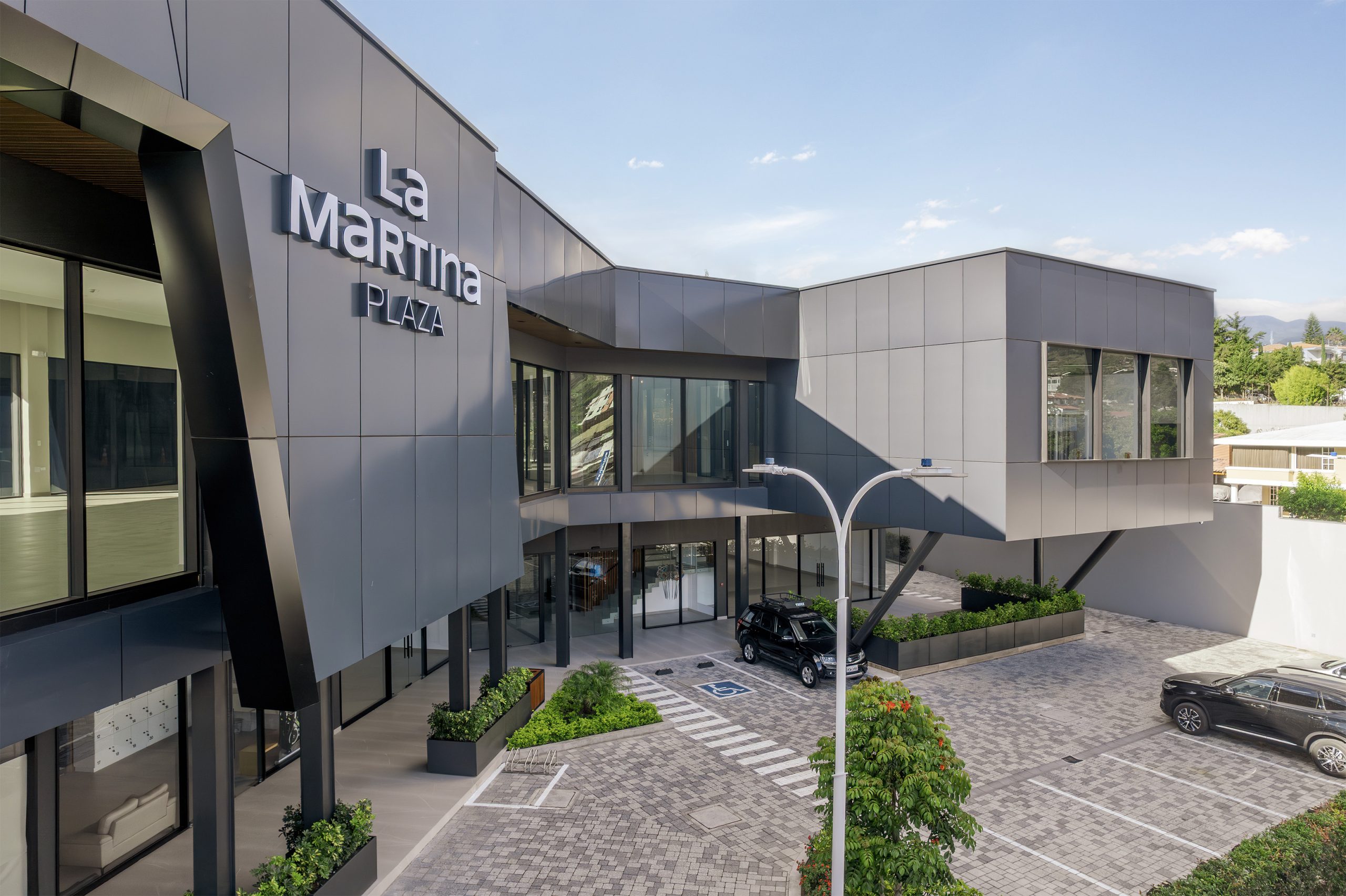 la martina plaza tumbaco miranda arquitectura 3