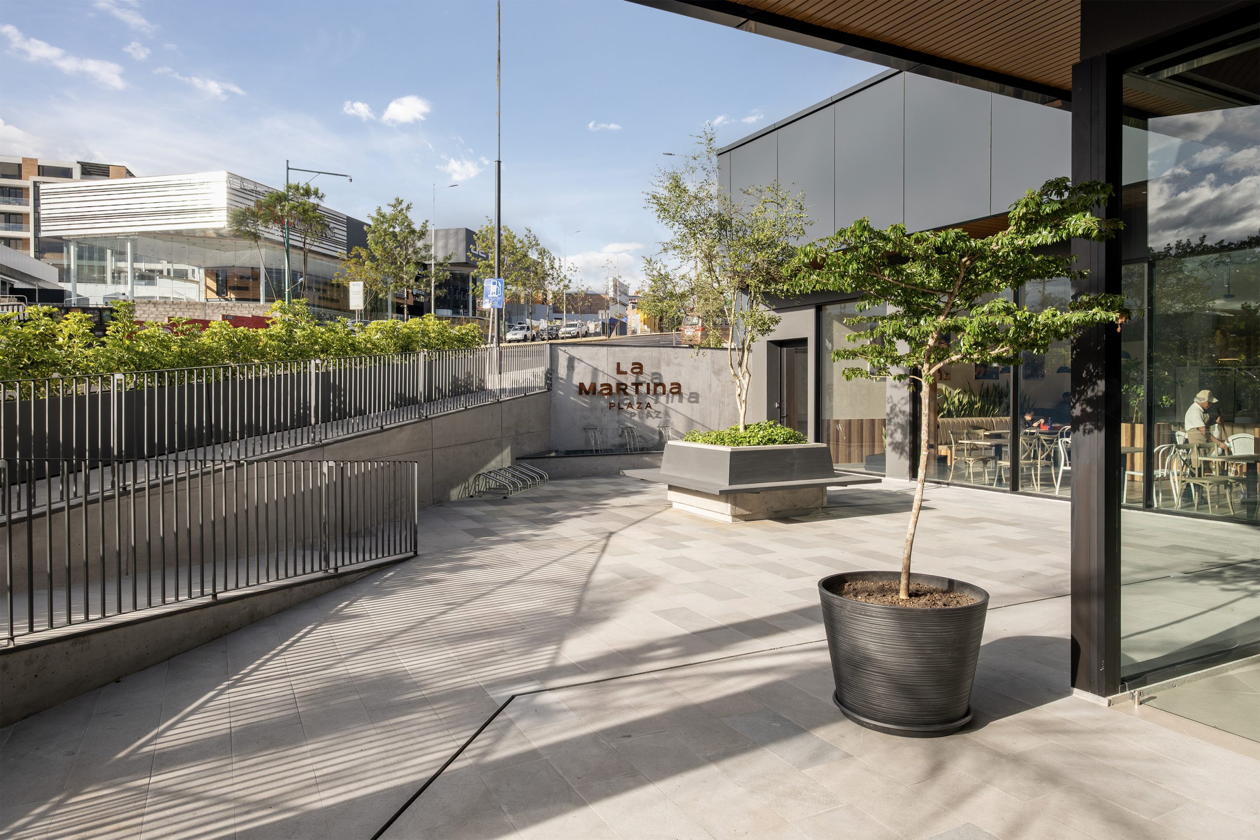 la martina plaza tumbaco miranda arquitectura 6