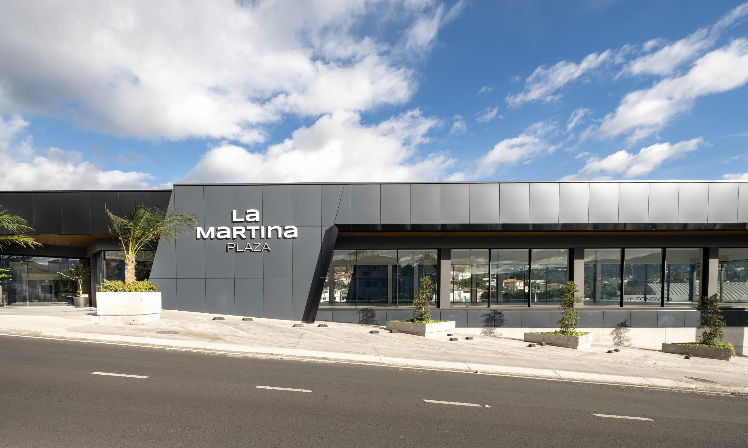 la martina plaza tumbaco miranda arquitectura